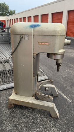 H-600 HOBART MIXER - dough - bakery restaurant pizzeria equipment  