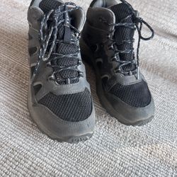  Hiking Boots