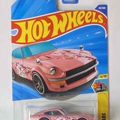 Hot Wheels 2025 Datsun 240Z – Pink Sakura HW Art Cars #62/250 (Mint Carded)