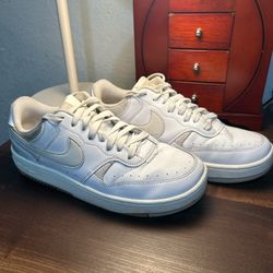 Women’s Nike size 10