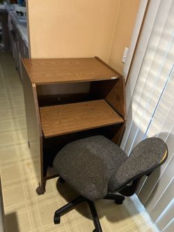 (Free delivery )Wood Computer Desk with Pull-Out Shelf