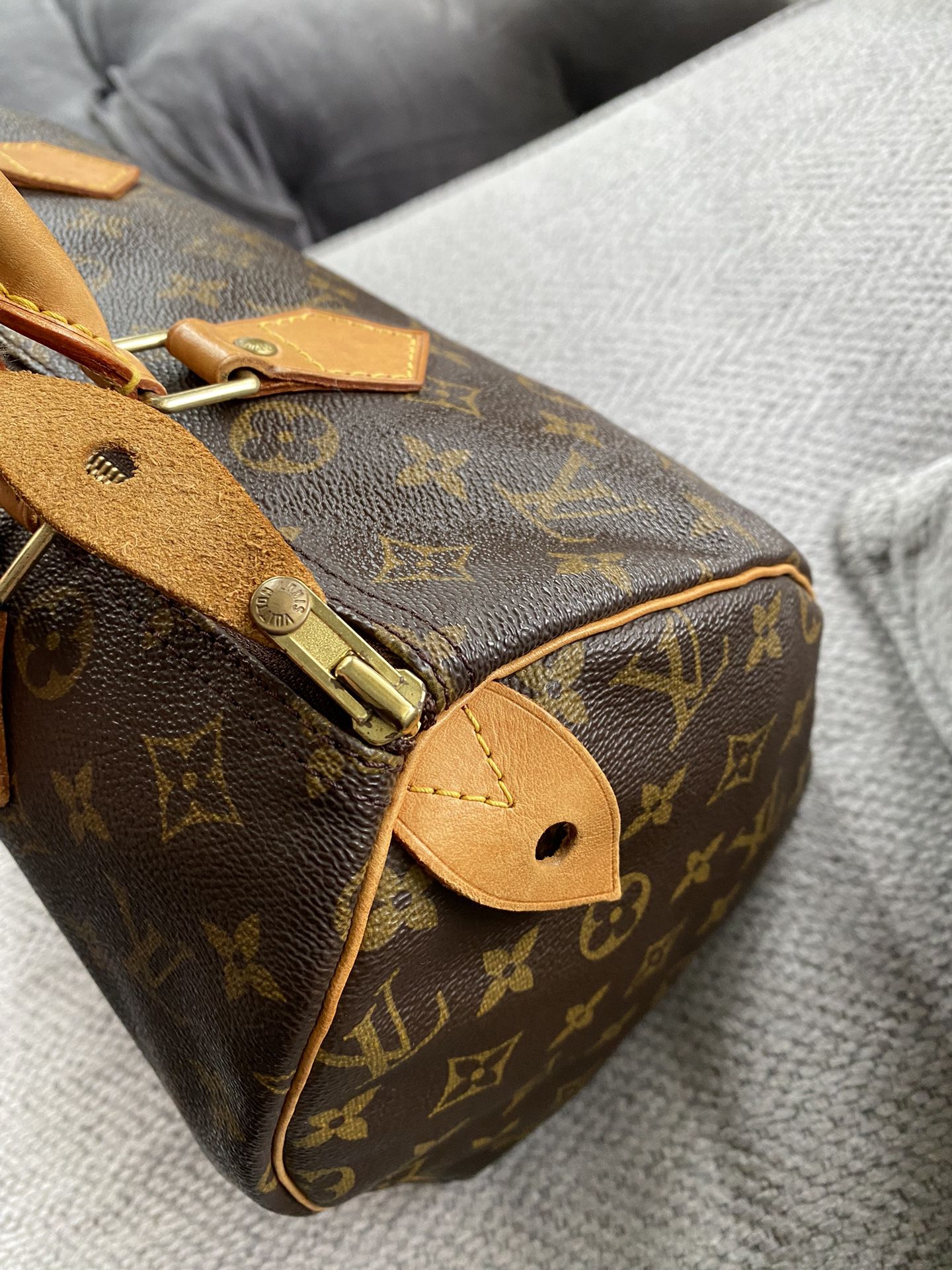 LV Speedy 30. Guaranteed Authentic. for Sale in Oldsmar, FL - OfferUp