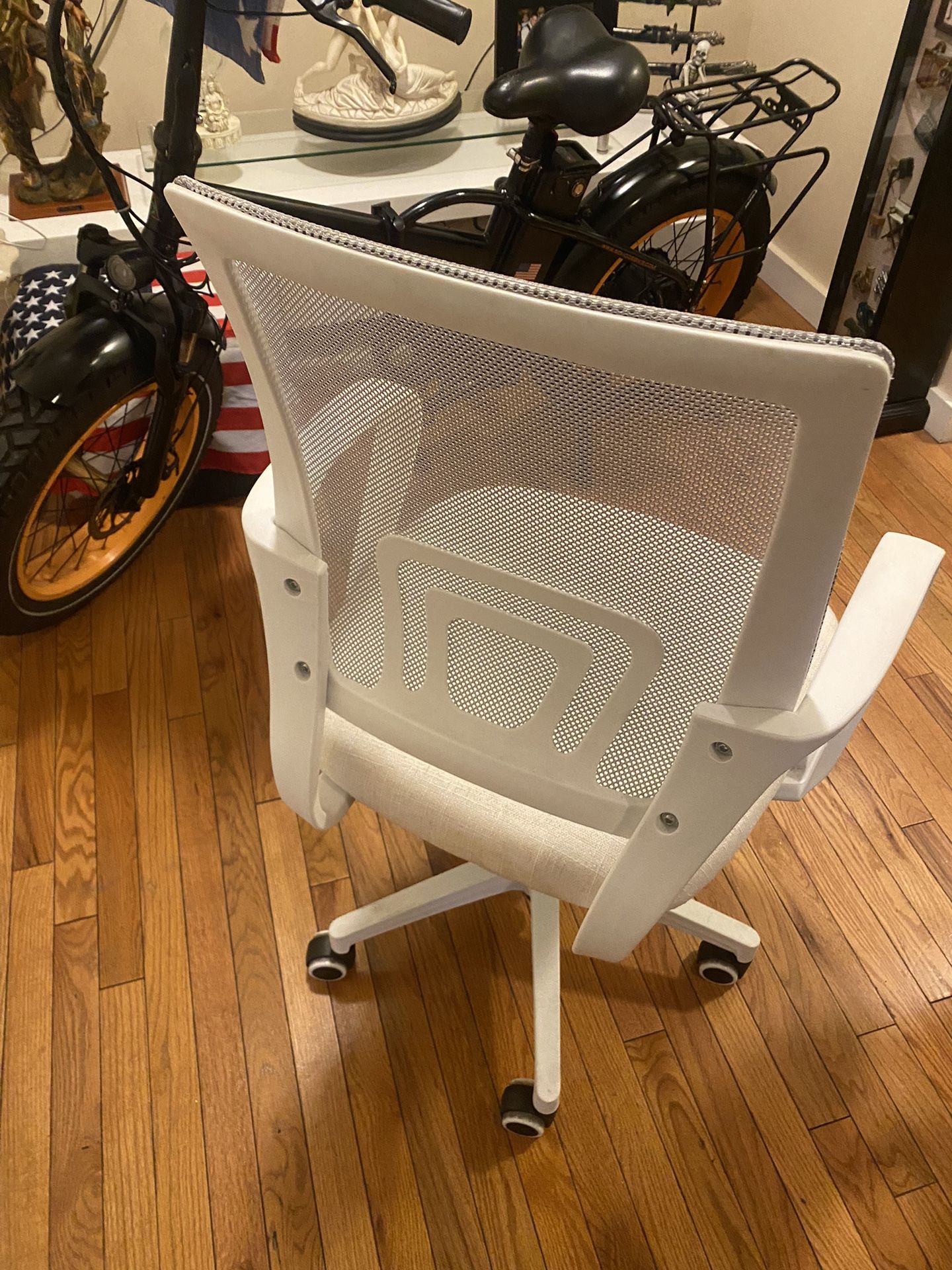 Office Chair Pearl White