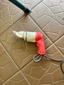 Milwaukee Electric Metal Shear Tool