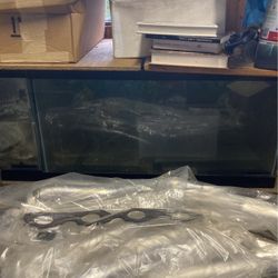 4 Fish Tanks For Sale (can Be Sold Separately) •Big Fish Tank 100$  •small Tanks 50$ 