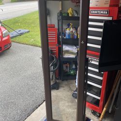 Stand-up jewelry chest