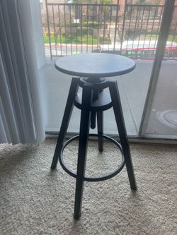 Black bar chair