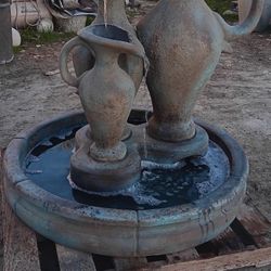 Fuente De Jarrones