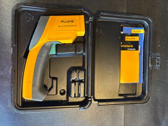 Fluke 63 Infrared Thermometer w/case. Tested and working.