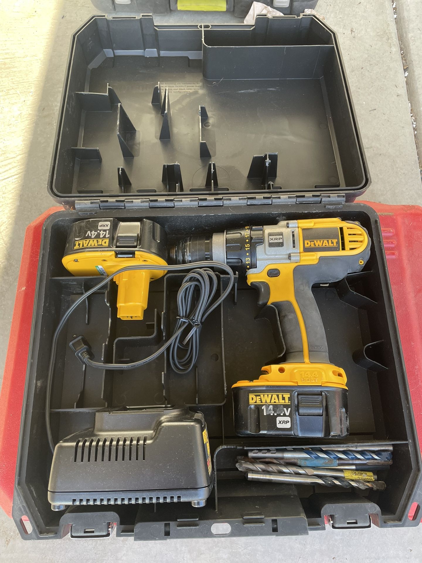 Dewalt 14.4v Power Drill W/additional Battery /charger & Case