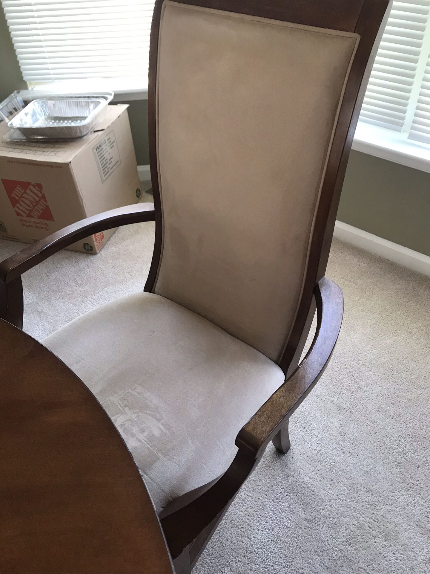 Dinette Set. Table with two leafs and 6 chairs. Good condition. Just had Chairs cleaned.