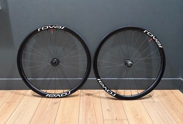 Roval Terra C Carbon Gravel Wheelset – DT Swiss 350/370 Hubs