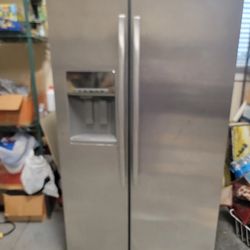 Whirlpool Refrigerator 