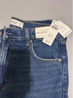 Abercrombie Ultra High Rise 90s Straight Jeans 30R NWT