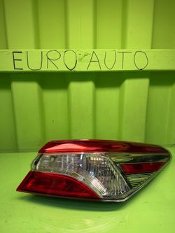 2018 2019 2020 TOYOTA CAMRY Right Quarter Panel / Outer Tail Light OEM 81550-06720