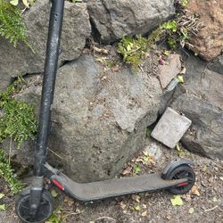 Broken Ninebot Segway for repair or parts (in Des Moines)