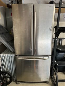 Samsung Counter-Depth French Door Refrigerator – Stainless Steel – Works Great