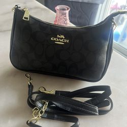 Coach Teri Shoulder Bag in Black/Smoke Signature Canvas