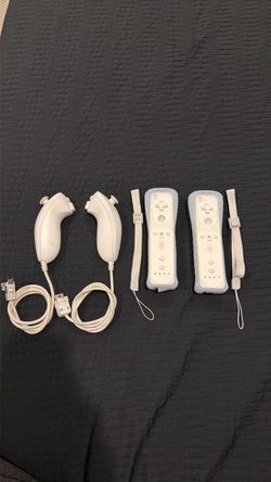 2 3rd Party White Wii Remotes + Nunchucks