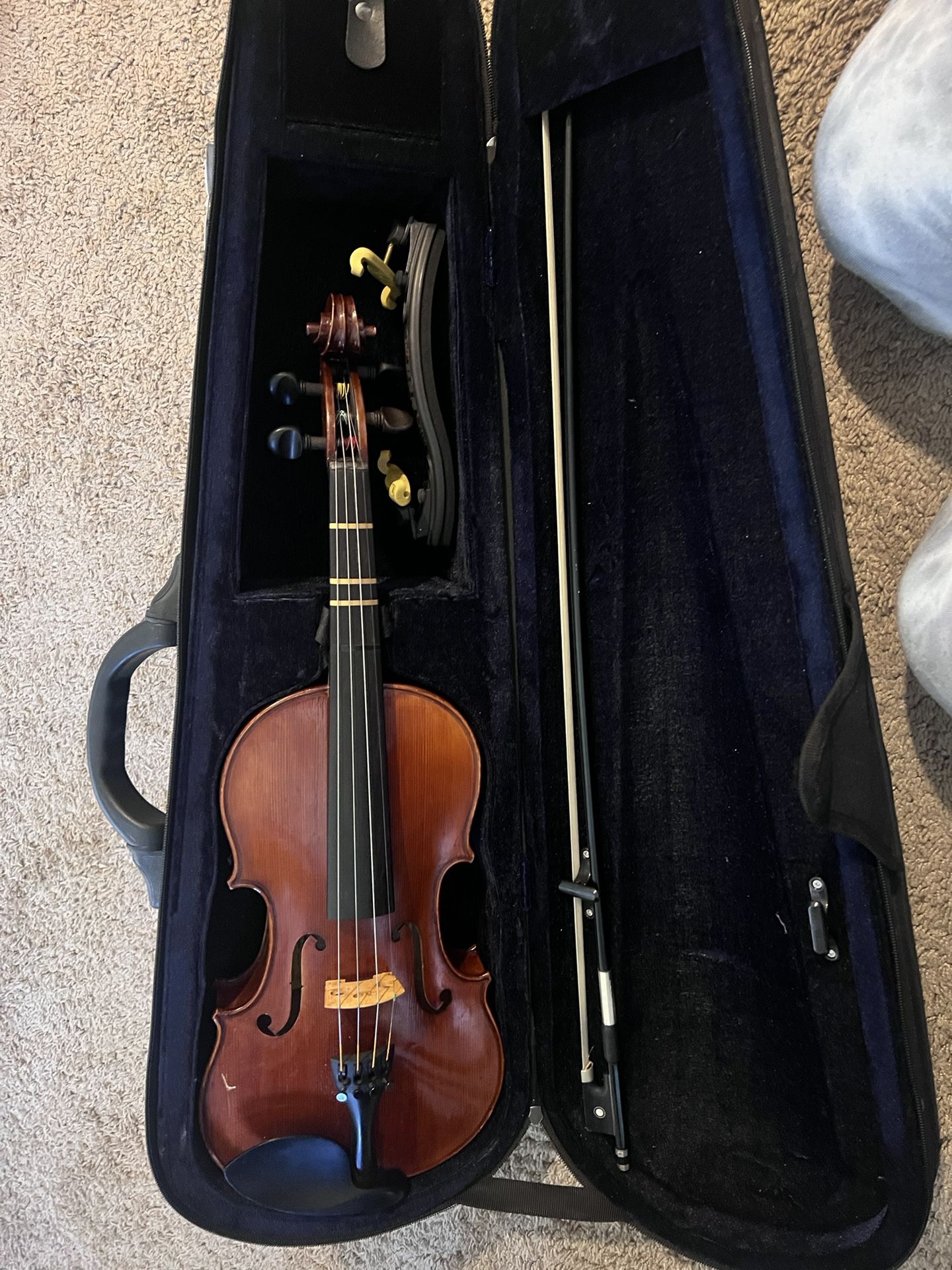 4/4 Or Full Size Violin  With Book 