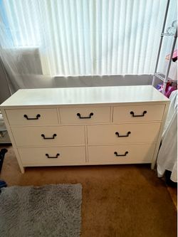 Universal White dresser