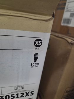 XS WHITE NITRILE GLOVES