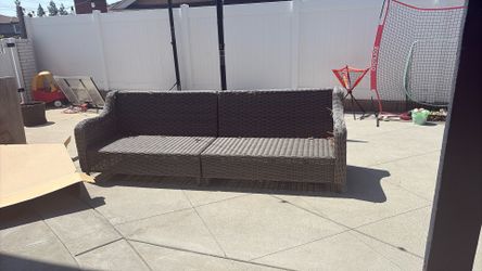 Free Wicker Outdoor Couch