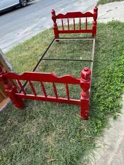 FREE TWIN SIZE BED FRAME MUST PICK UP