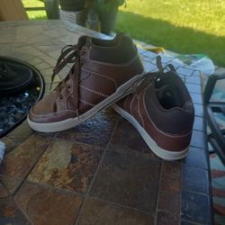 Boys Brown Boots Like New Sz 5