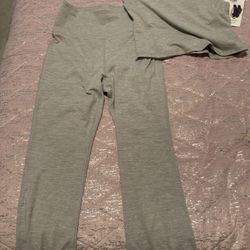 Nwt Womens 2 Piece Light Grey Heather Small Danskin Nirvana Bra Tank And Super soft Crop Boot Pants 