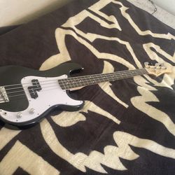 Bass guitar
