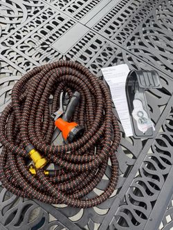 NEW Expandable Garden Hose/Spayer