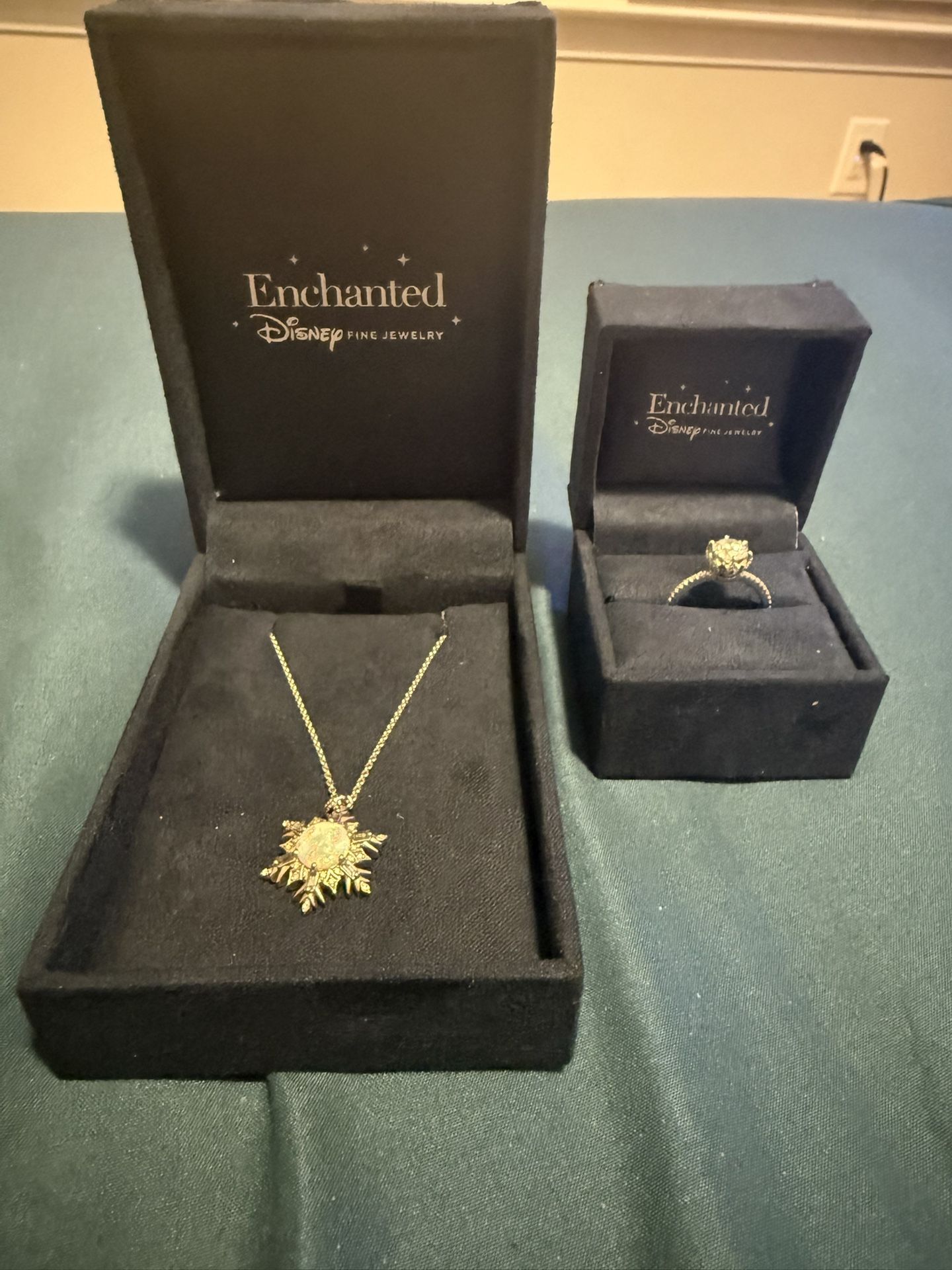 Size 6 Zales Disney Elsa Enchanted Engagement Ring With Matching Necklace