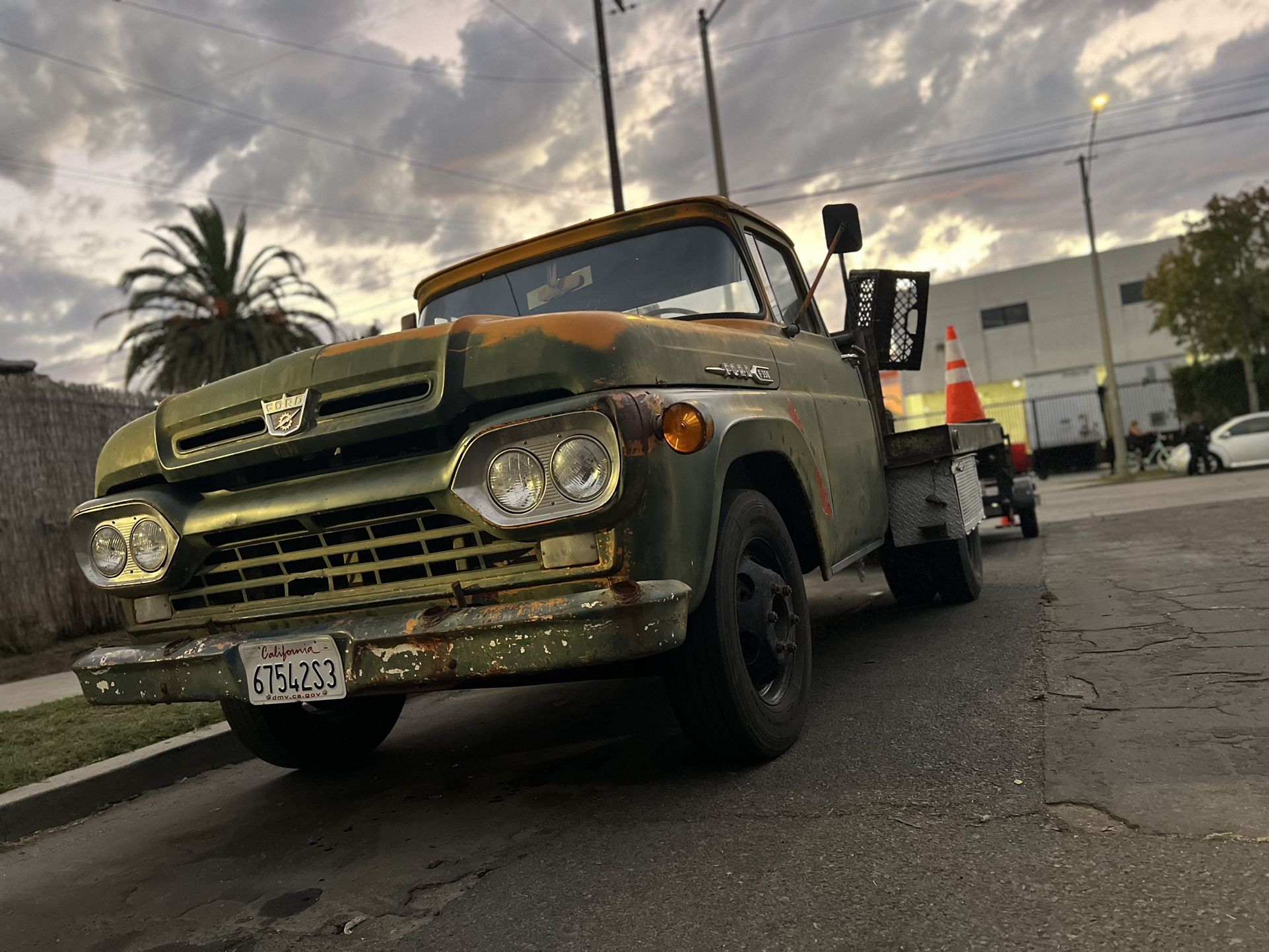 1960 Ford Dually F-350 flatbed manual