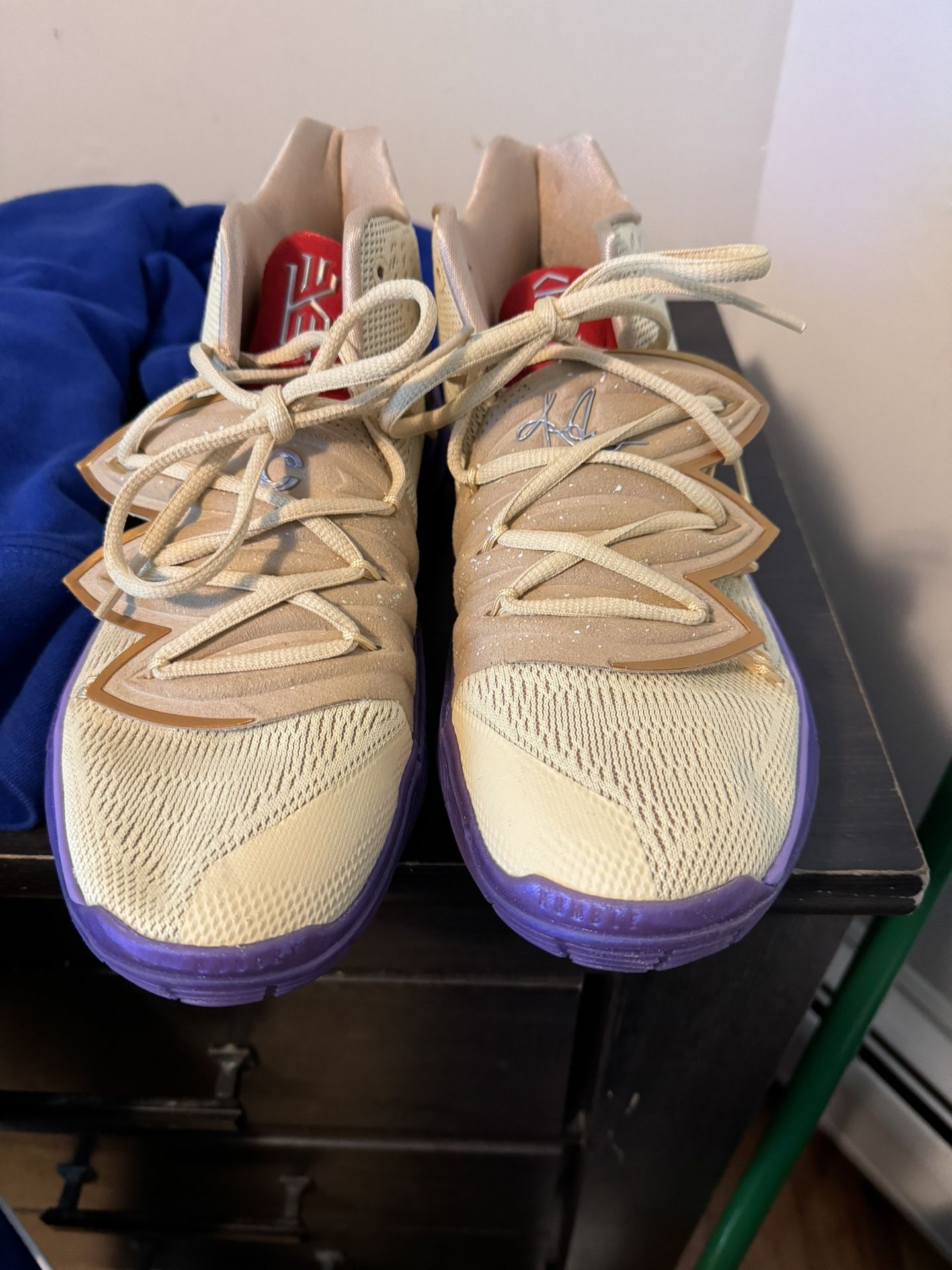 Kyrie irvings  & Accessories