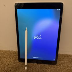 Apple iPad (10.2-inch) Wi-Fi 64GB - Silver (9th Generation) & Apple Pencil (1st Generation) - Perfect Condition $200