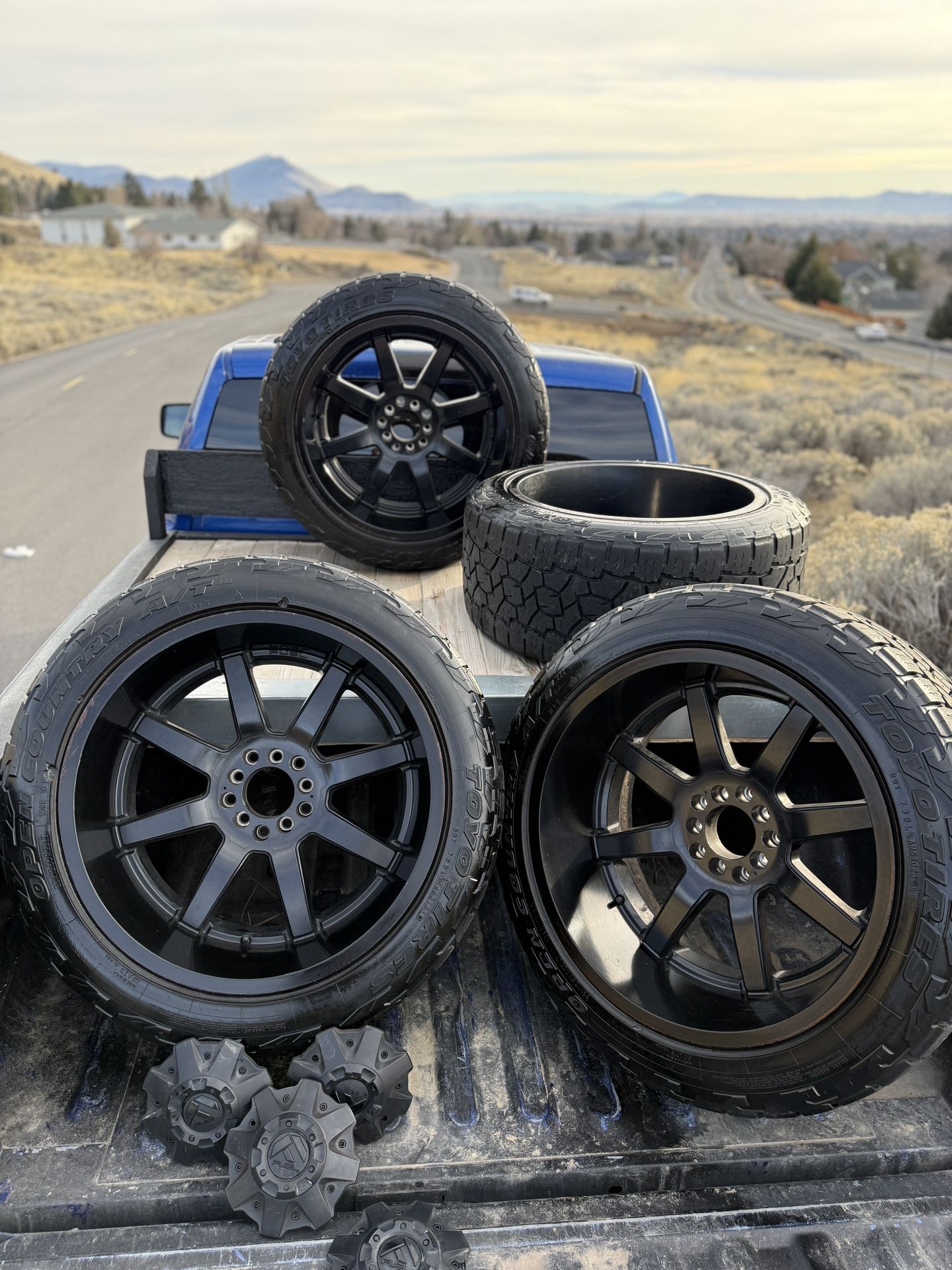 22 inch rims with tries