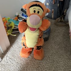 Tigger and Winnie the Pooh vintage toys