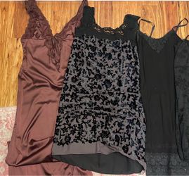 Dresses/Skirts