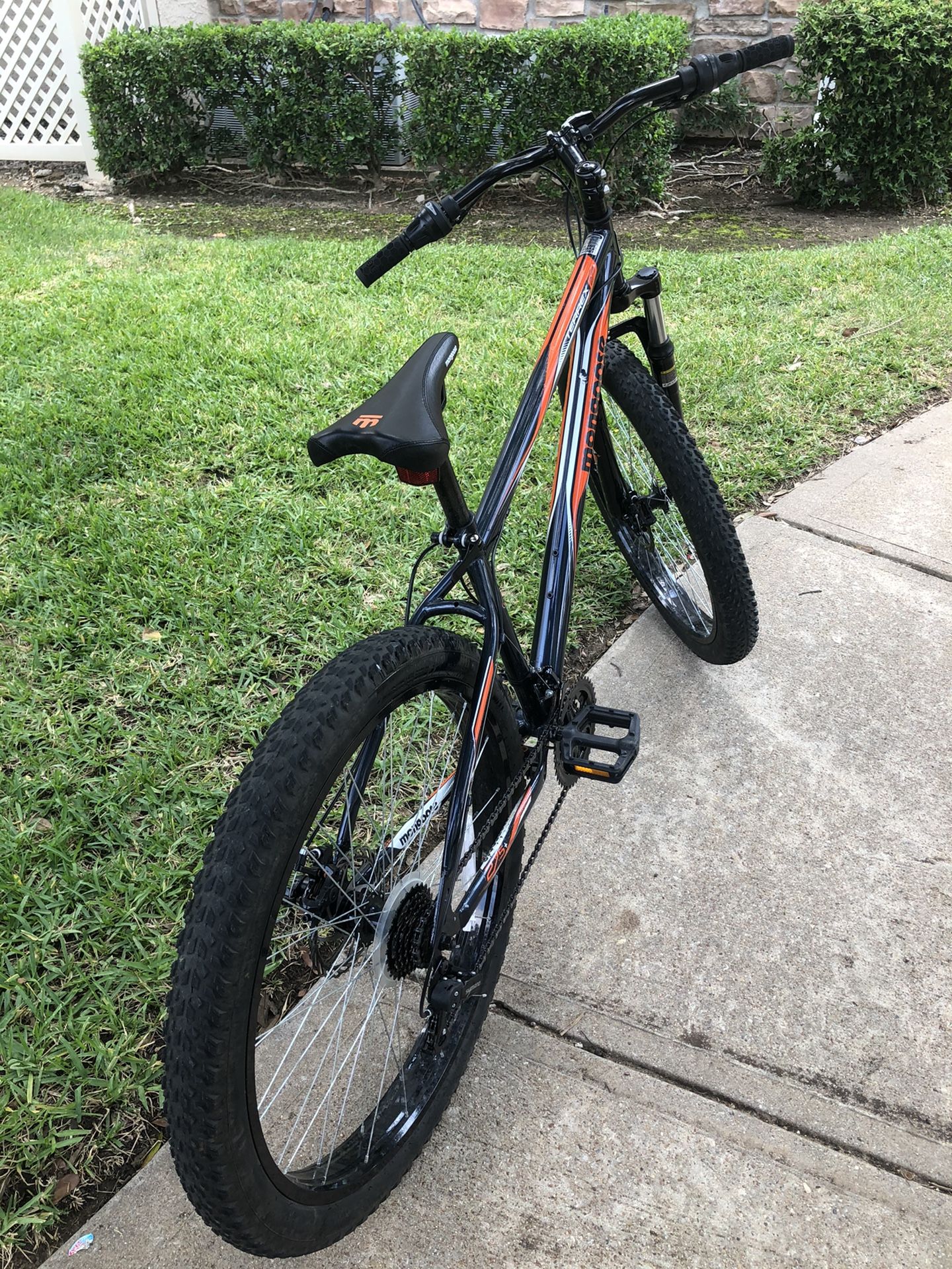 mongoose terrex 27.5 mountain bike