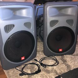 JBL Eon 15 Powered Speaker Pair