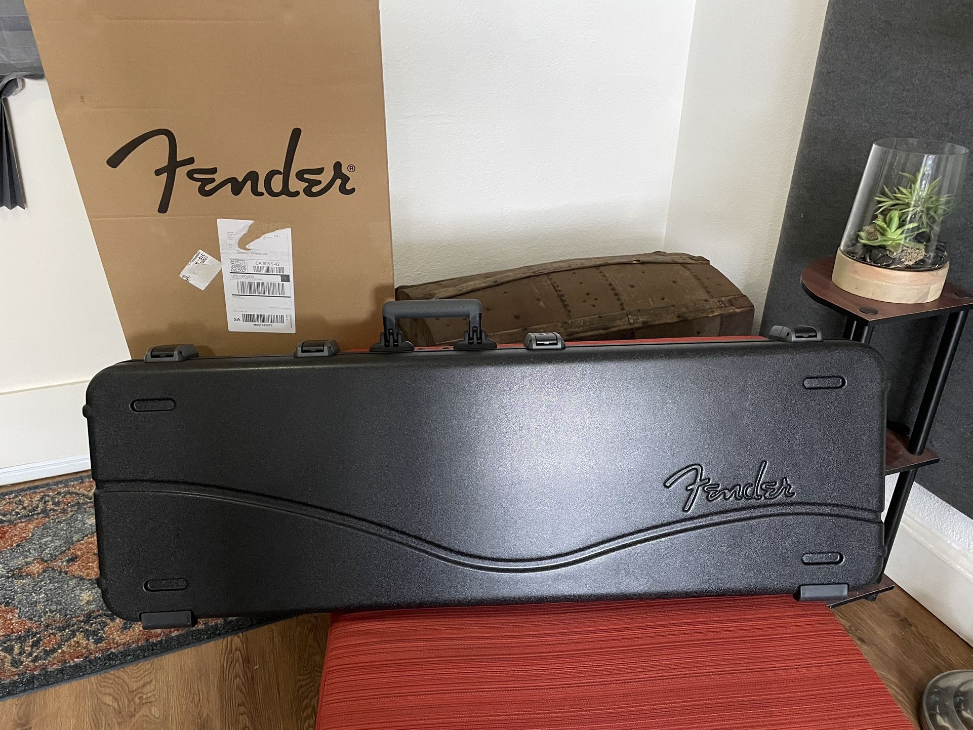 Fender 099-6162-306 Deluxe Molded Bass Case 2010s - Black