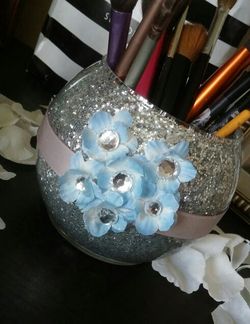 Make-up brush holder