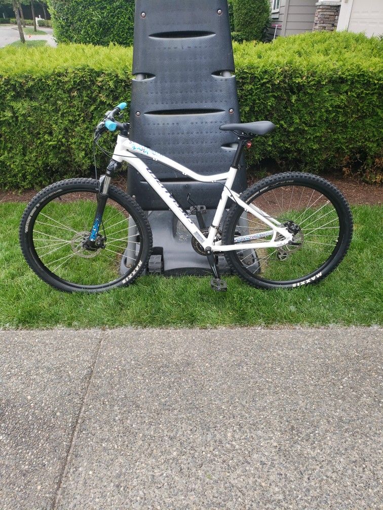 Specialized Jynx Womens Mountain Bike