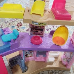 Barbie House (Fisher Price Little People Barbie Little House) 
