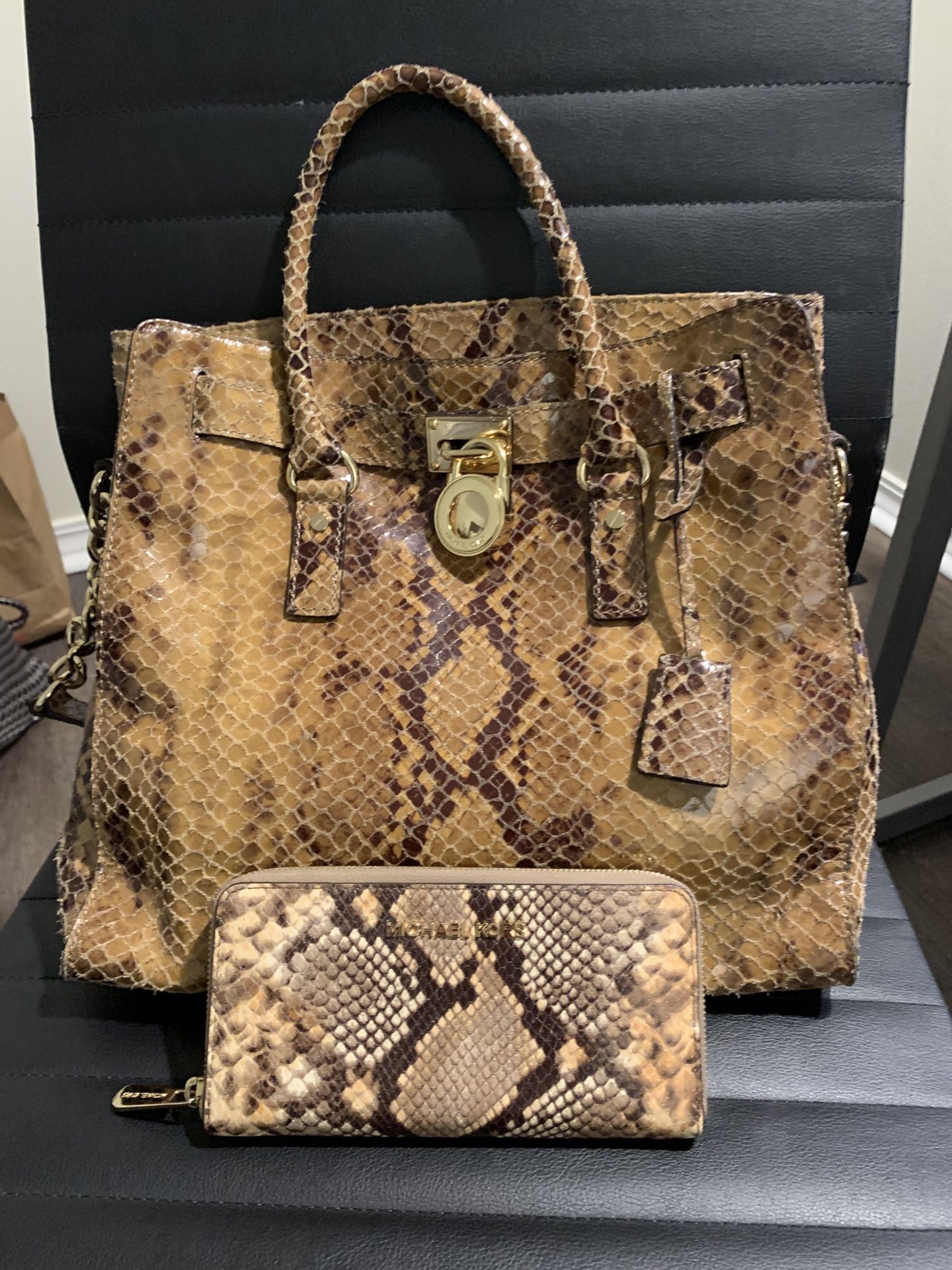 Louis Vuitton for Sale in Monterey, CA - OfferUp