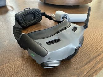 DJI Goggles Integra and Motion Controller 2