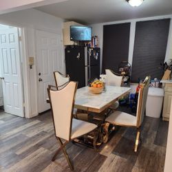 Kitchen Table And Chairs (4) Person