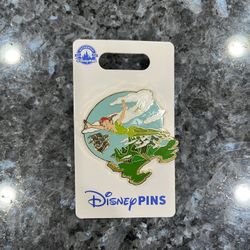 Disney Parks Trading Pin Peter Pan & Tinkerbell Flying.  Size approximately 1 3/4 inches long.  Brand new on original card.  