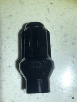  LUG NUTS + KEY (24 PACK)